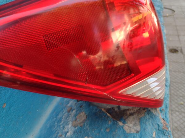 Foco trasero izquierdo Chevrolet Cruze 2011 - 2015 - Imagen 3