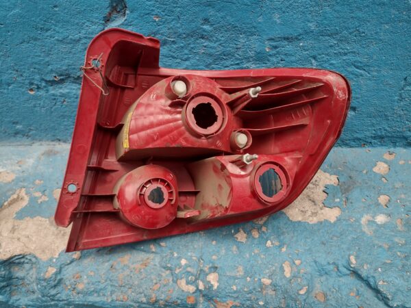 Foco trasero izquierdo Hyundai getz 2003 - 2005 - Imagen 2