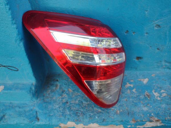 Foco trasero izquierdo Toyota RAV4 2009 - 2012 - Imagen 4