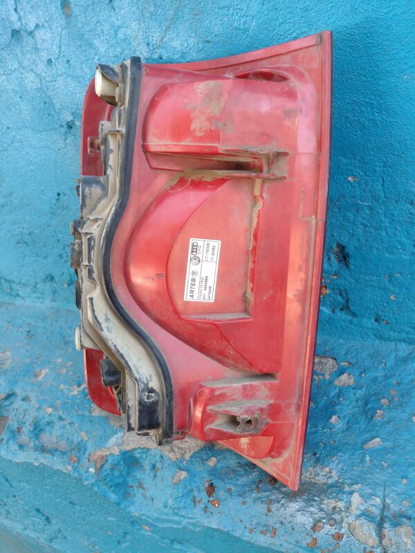 Foco trasero derecho Volkswagen Amarok 2011 - 2016 - Imagen 5