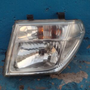 Optico izquierdo nissan navara 2008 - 2014