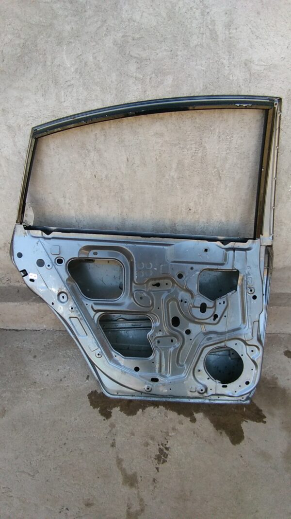 Puerta trasera izquierda samsung sm5 2009 - 2012 - Imagen 4