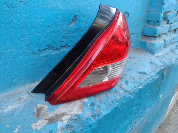 Foco trasero derecho suzuki dzire 2013 - 2017 - Imagen 4
