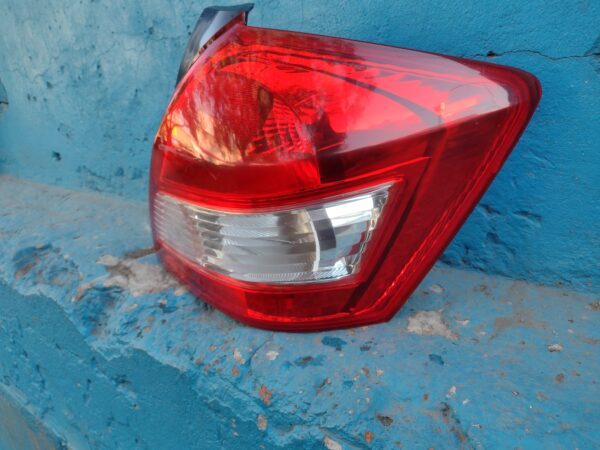 Foco trasero derecho suzuki dzire 2013 - 2017 - Imagen 2