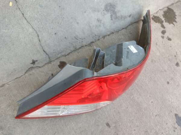 Foco trasero derecho Hyundai accent Rb 2011 - 2015 - Imagen 5