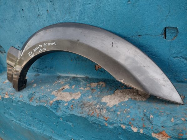 Moldura delantrero derecho Kia Sorento 2003 - 2006 - Imagen 3