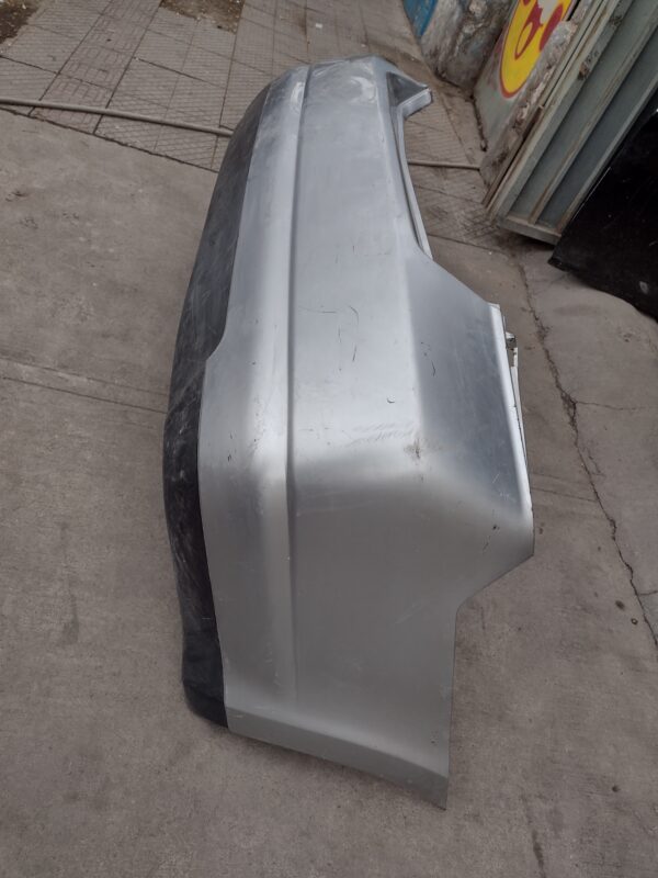 Parachoque trasero Nissan tida sedan 2009 - 2016 - Imagen 2