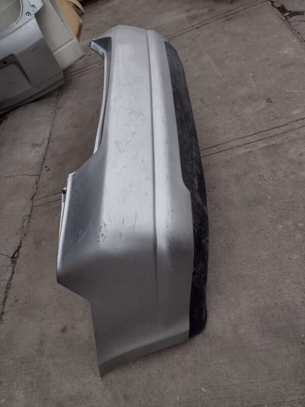 Parachoque trasero Nissan tida sedan 2009 - 2016 - Imagen 3