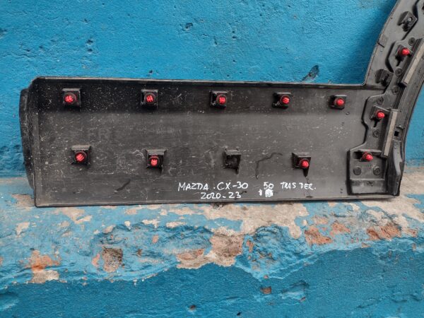 Moldura de puerta trasera derecha Mazda cx30 2020 - 2023 - Imagen 4