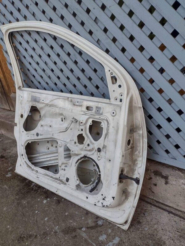 Puerta delantera izquierda Volkswagen gol 2012 - 2023 - Imagen 8