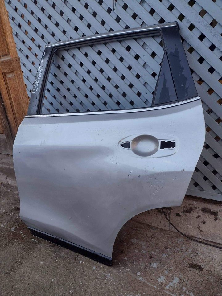 Puerta trasera izquierda Nissan X-Trail 2016 - 2023 - Imagen 4