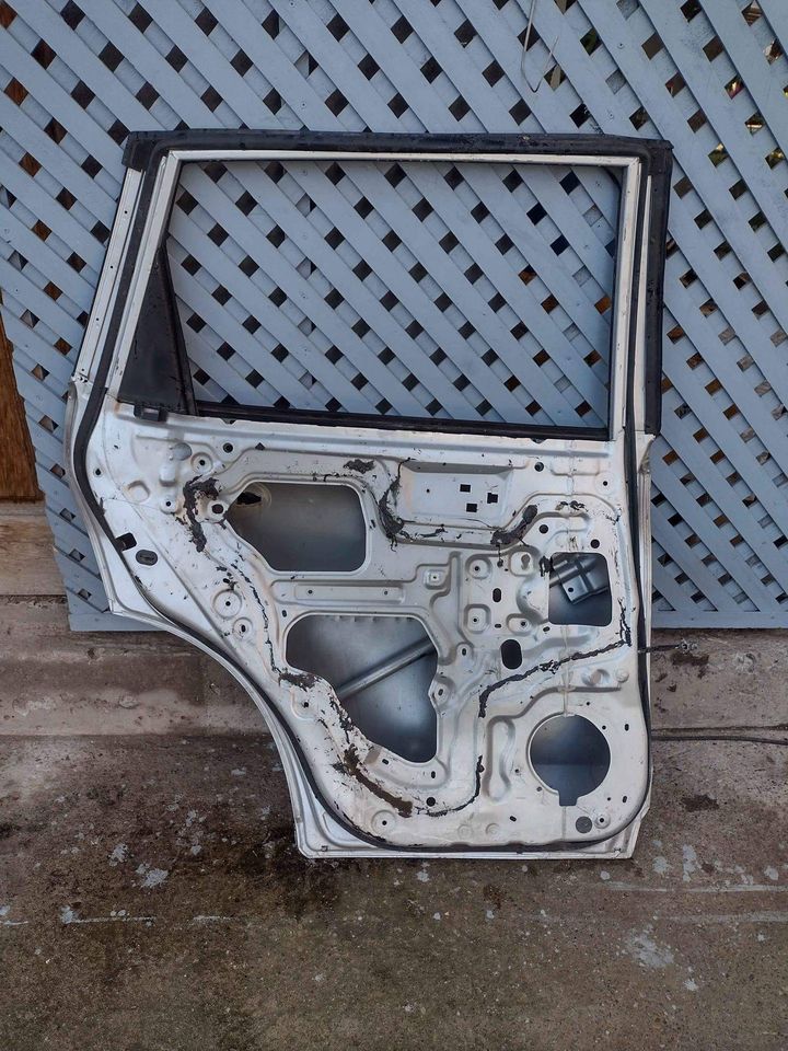 Puerta trasera izquierda Nissan X-Trail 2016 - 2023 - Imagen 6