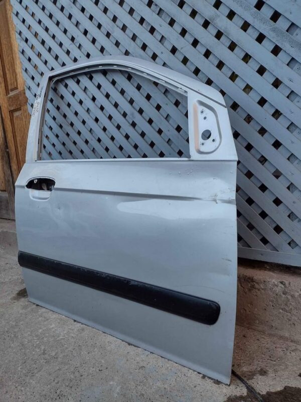 Puerta delantera derecha Hyundai Getz 2004 - 2010 - Imagen 4