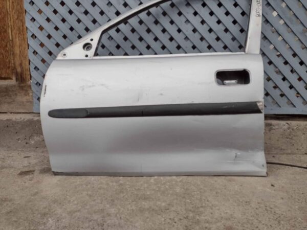 Puerta delantera izquierda Chevrolet Corsa 2000 - 2008 - Imagen 3