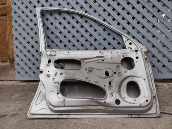 Puerta delantera izquierda Chevrolet Corsa 2000 - 2008 - Imagen 6
