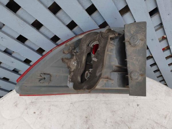 Foco trasero derecho Mitsubishi Montero G2 2010 - 2015 - Imagen 6