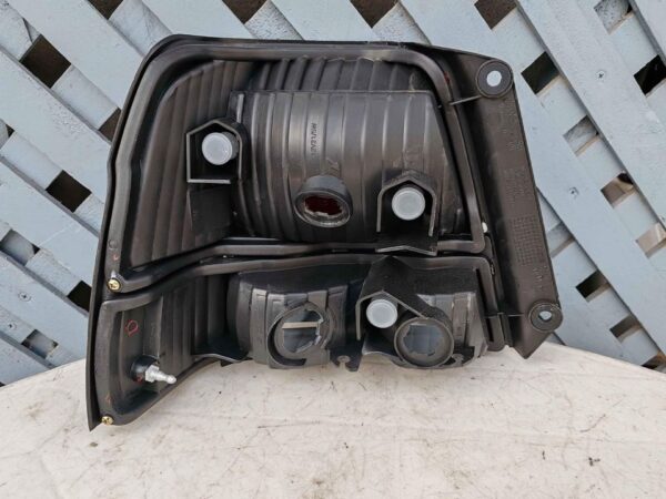 Foco trasero derecho Toyota Tercel 1998 - 2001 - Imagen 4