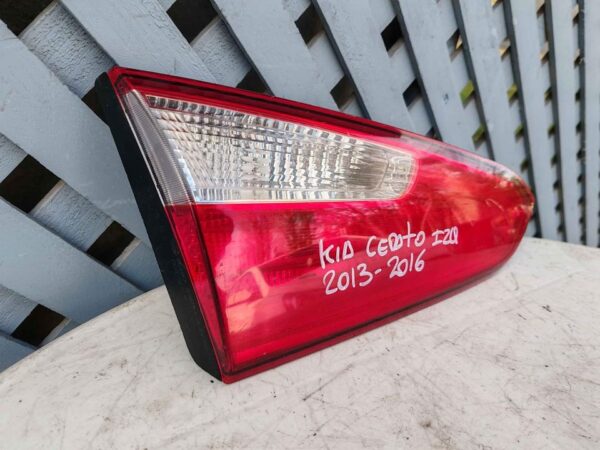 Foco trasero izquierdo de maleta kia cerato 2013 - 2016 - Imagen 2