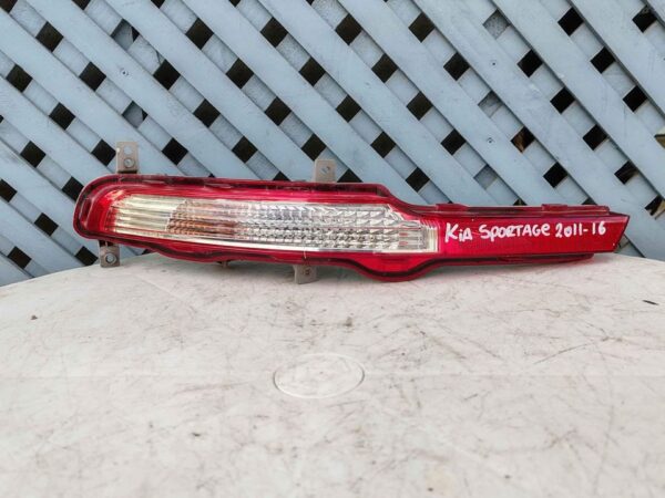 Foco trasero izquierdo de parachoque kia sportage 2011 - 2015