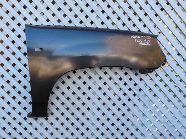 Tapabarro derecho mazda bt50 2007 - 2012