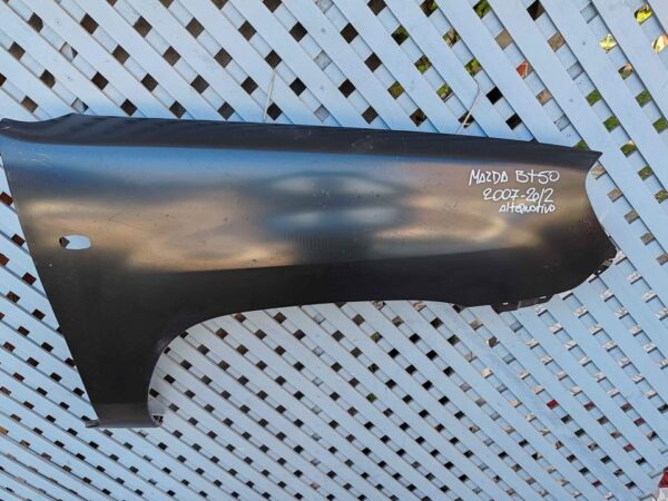 Tapabarro derecho mazda bt50 2007 - 2012 - Imagen 2