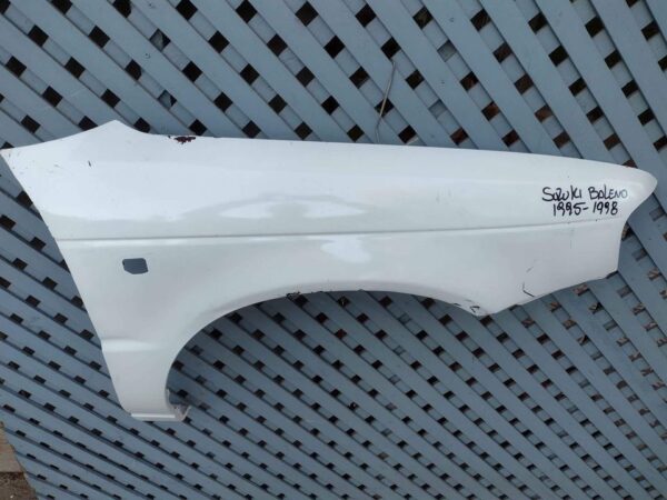 Tapabarro derecho Suzuki Baleno 1995 - 1998 - Imagen 4