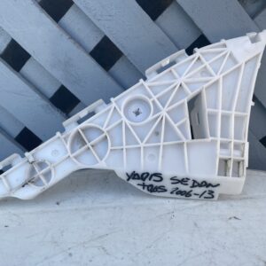 Mensula trasera derecha Toyota Yaris sedan 2006 - 2013