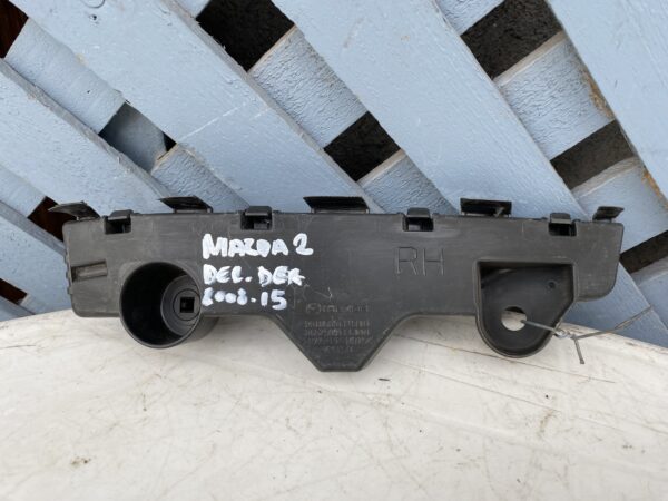 Mensula delantera derecha Mazda 2 2008 - 2015