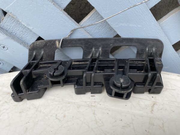 Mensula de foco trasero izquierdo Suzuki Swift 2005 - 2010 - Imagen 2