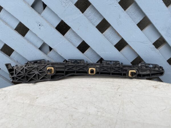 Mensula trasera derecha Toyota Rav4 2009 - 2016 - Imagen 2