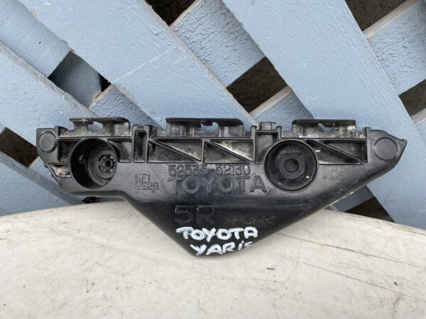 Mensula delantera derecha Toyota Yaris 2006 - 2013