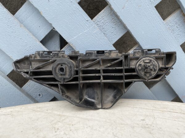 Mensula delantera derecha Toyota Yaris 2006 - 2013 - Imagen 2