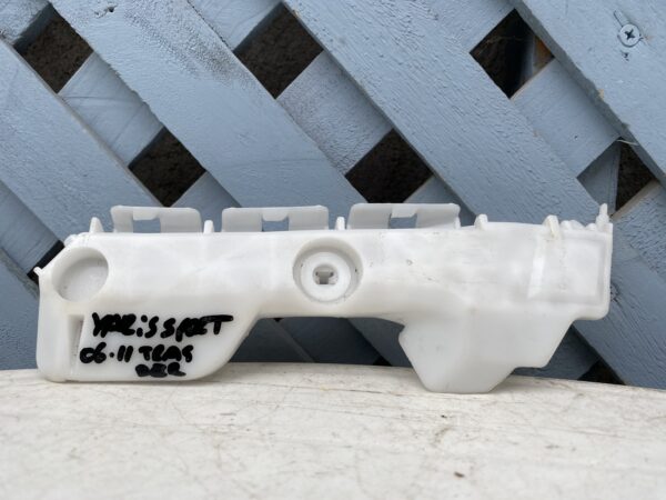 Mensula trasera derecha Toyota Yaris Sport 2006 - 2011