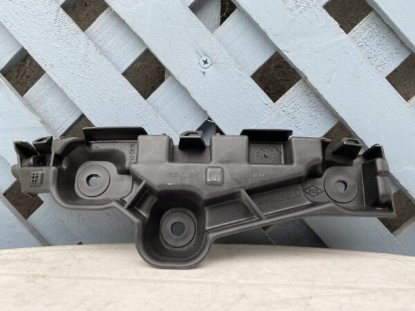 Mensula delantera derecha Renault Symbol 2012 - 2016