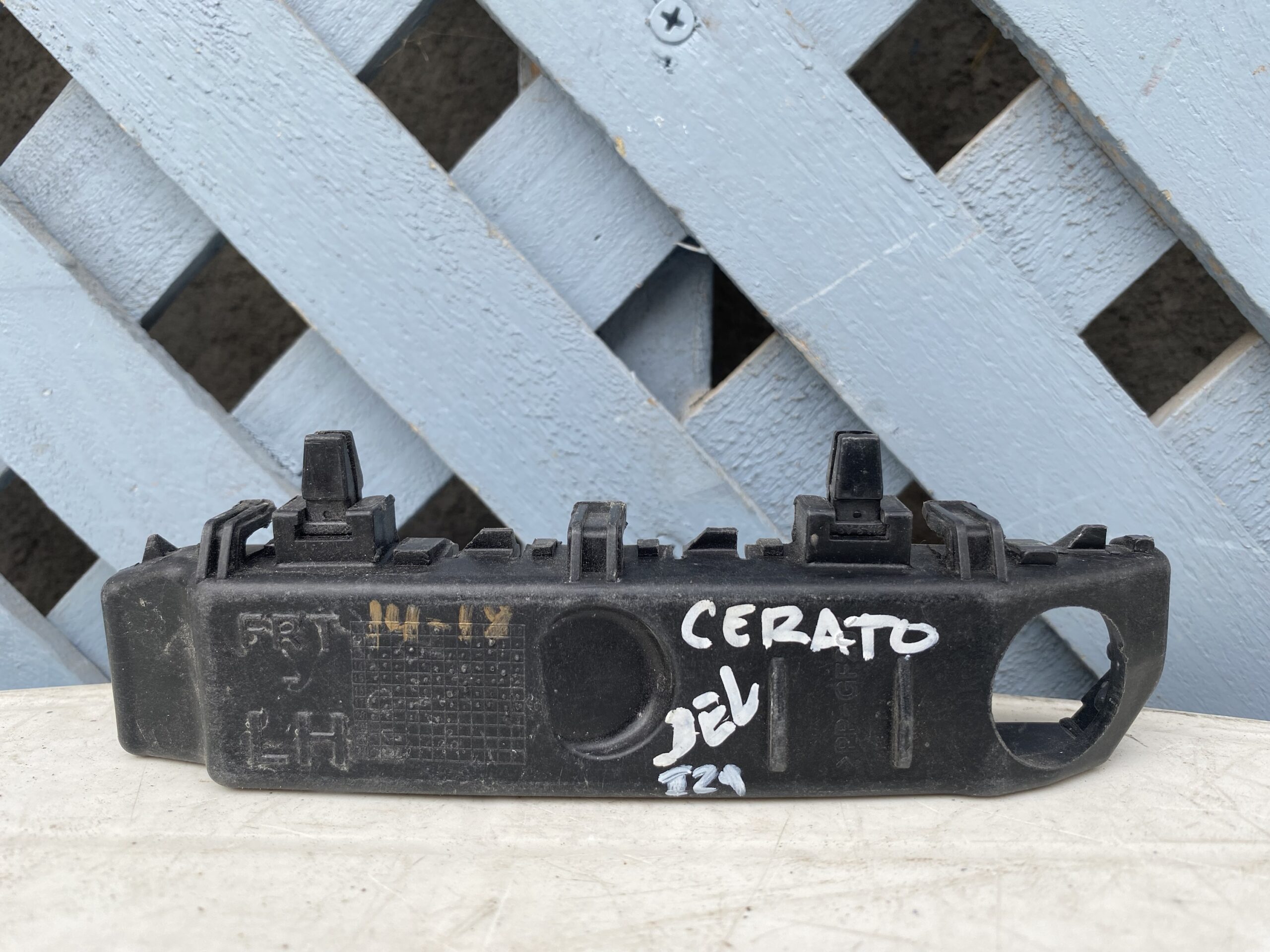 Mensula delantera izquierda Kia Cerato 2012 - 2016