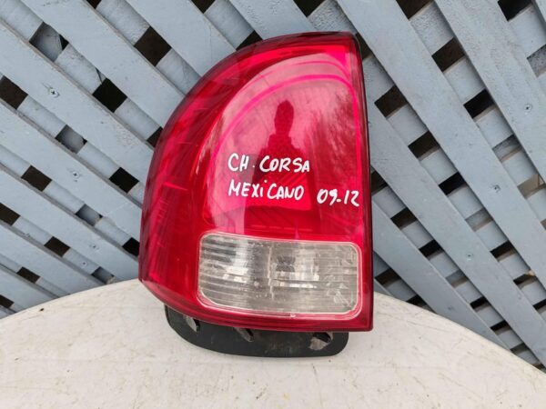 Foco trasero izquierdo Chevrolet Corsa Mexicano Sedan 2009 - 2012