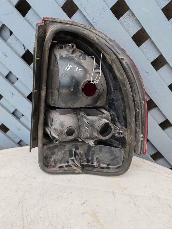 Foco trasero izquierdo Chevrolet Corsa Mexicano Sedan 2009 - 2012 - Imagen 4