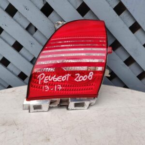 Foco trasero izquierdo de parachoque Peugeot 2008 2013 / 2019