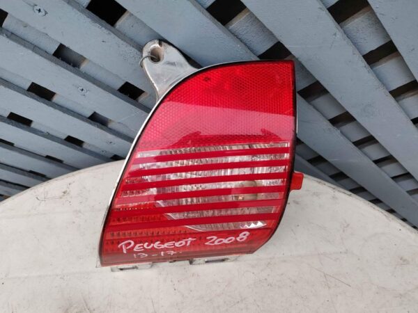 Foco trasero izquierdo de parachoque Peugeot 2008 2013 / 2019 - Imagen 2
