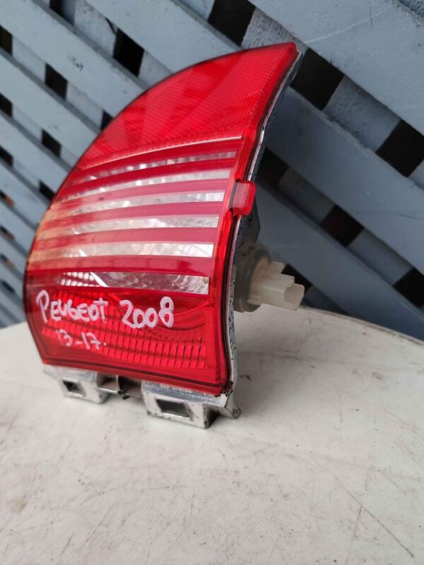 Foco trasero izquierdo de parachoque Peugeot 2008 2013 / 2019 - Imagen 3