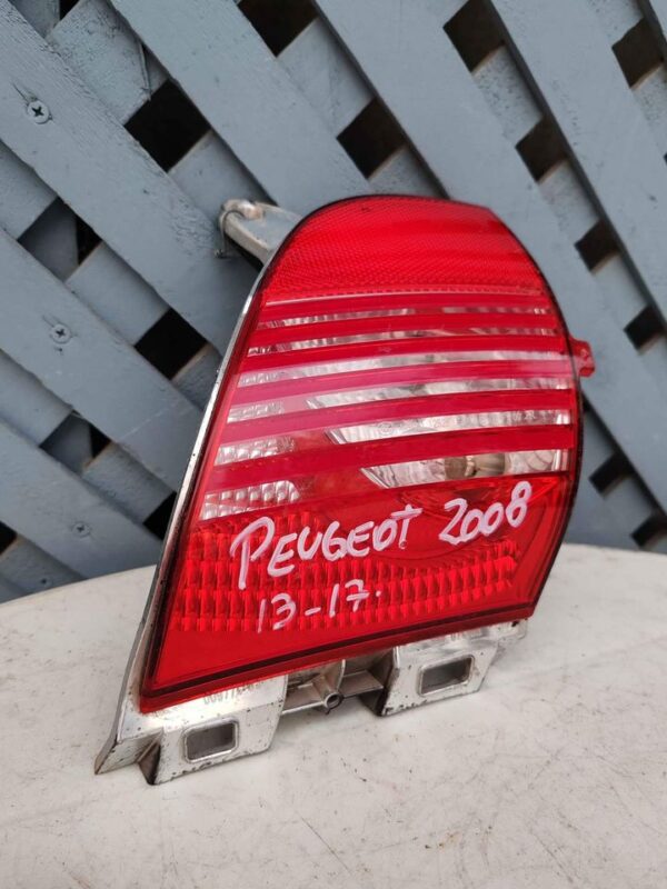 Foco trasero izquierdo de parachoque Peugeot 2008 2013 / 2019 - Imagen 4