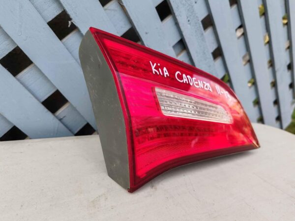 Foco trasero izquierdo de portalón Kia Cadenza 2011 - 2013 - Imagen 2
