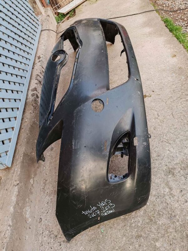 Parachoque delantero Toyota Yaris sedan 2007 - 2013 - Imagen 4