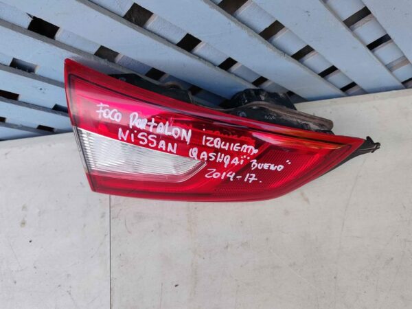 Foco trasero izquierdo de portalón Nissan Qashqai 2015 - 2017 - Imagen 4
