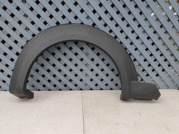 Moldura de rueda trasera derecha Dodge Ram 700 2015 - 2020