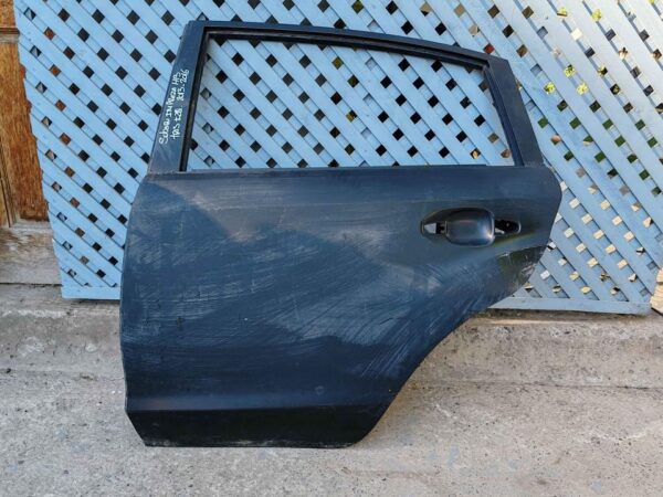 Puerta trasera izquierda Subaru Impreza Hatchback 2013 - 2016