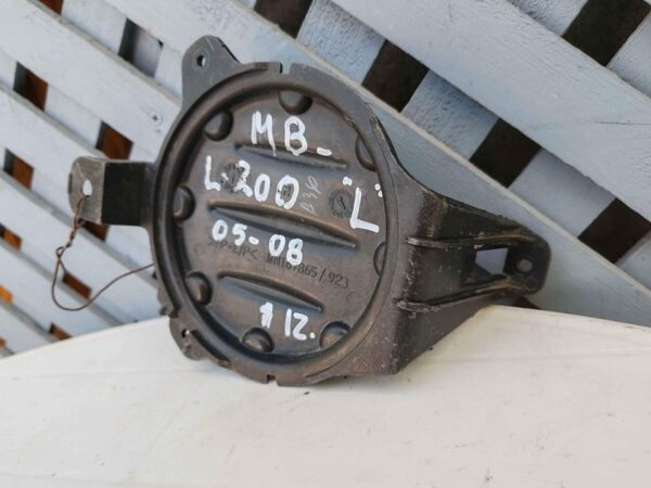 Tapa de neblinero Mitsubishi L200 2005 - 2008 - Imagen 3