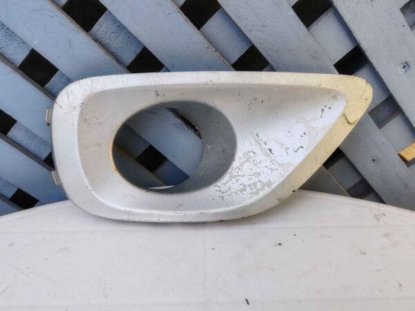 Tapa de neblinero derecho Subaru Legacy 2005 - 2007