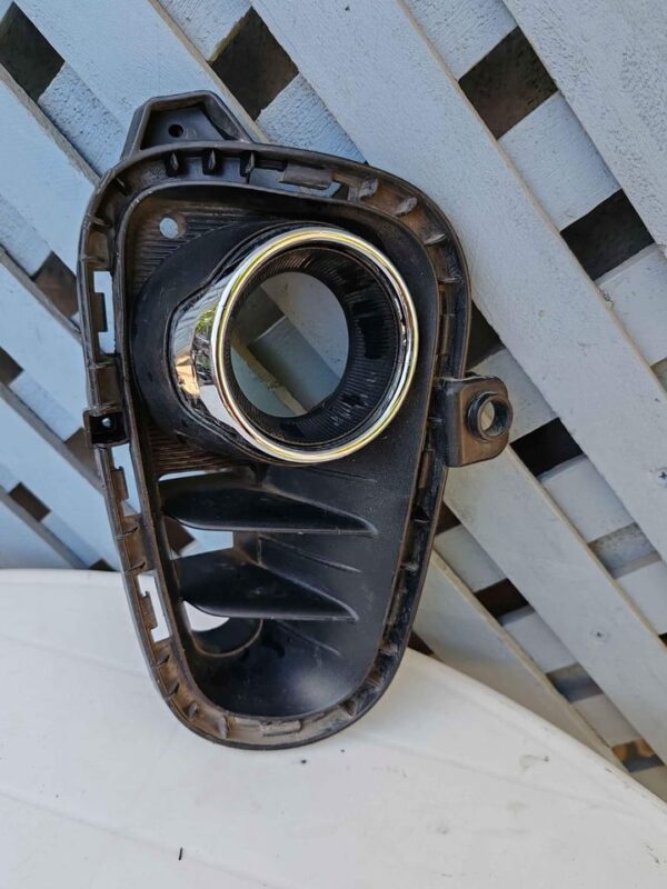 Tapa de neblinero derecho Kia Rio 4 y 5 2018 - 2022