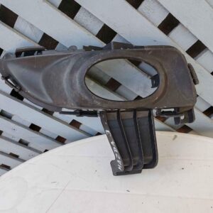 Tapa de neblinero derecho Mazda 3 2003 - 2006